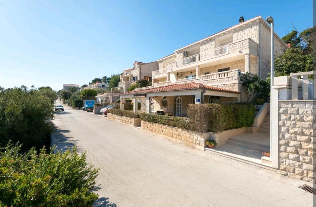Apartments Siesta Sumartin Buitenkant foto